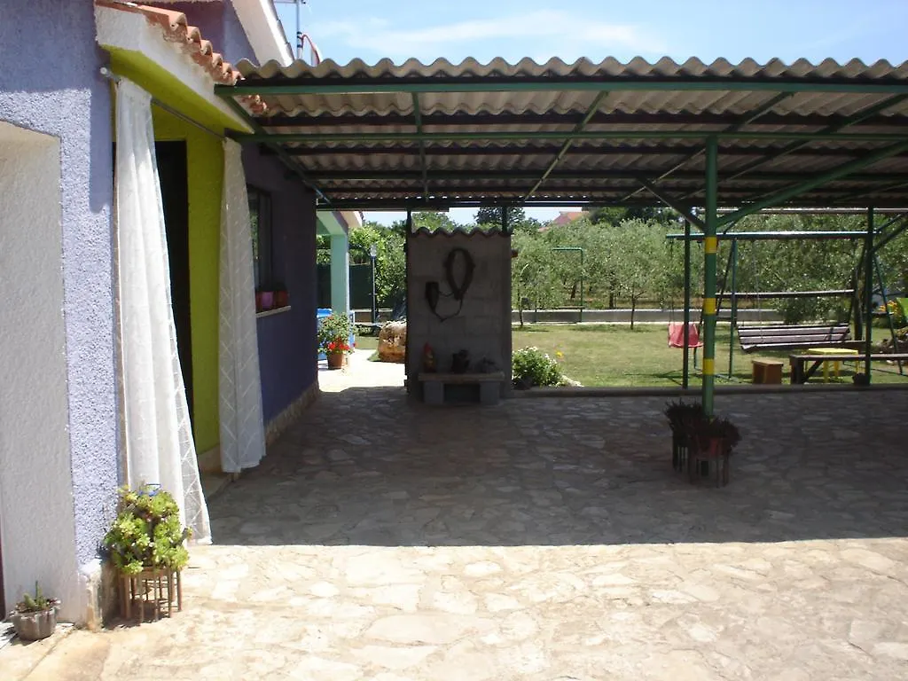 Nella Apartments Šišan 0*,
