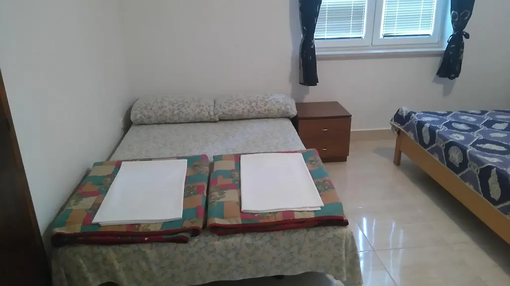 Nella Apartments Šišan 0*,