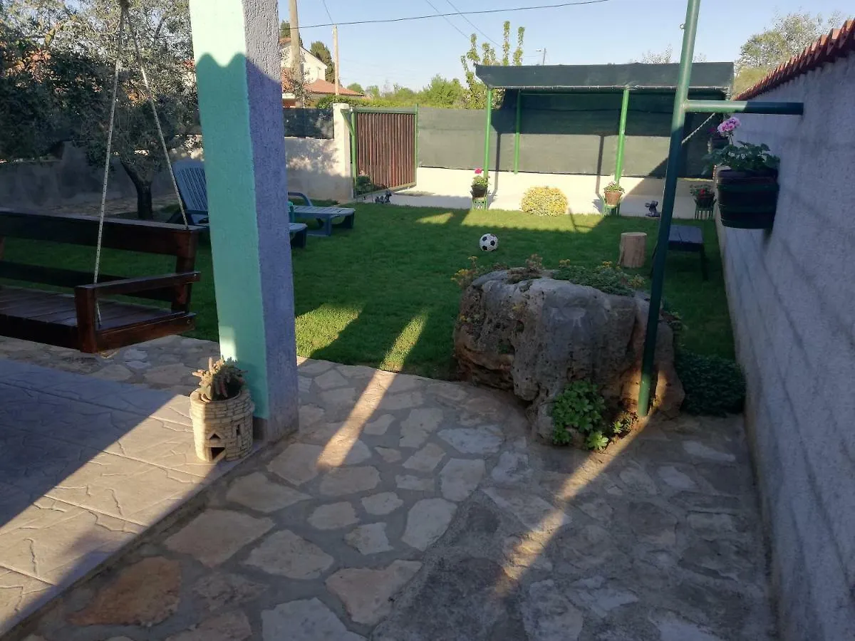 Nella Apartments Šišan 0*,  Kroatië
